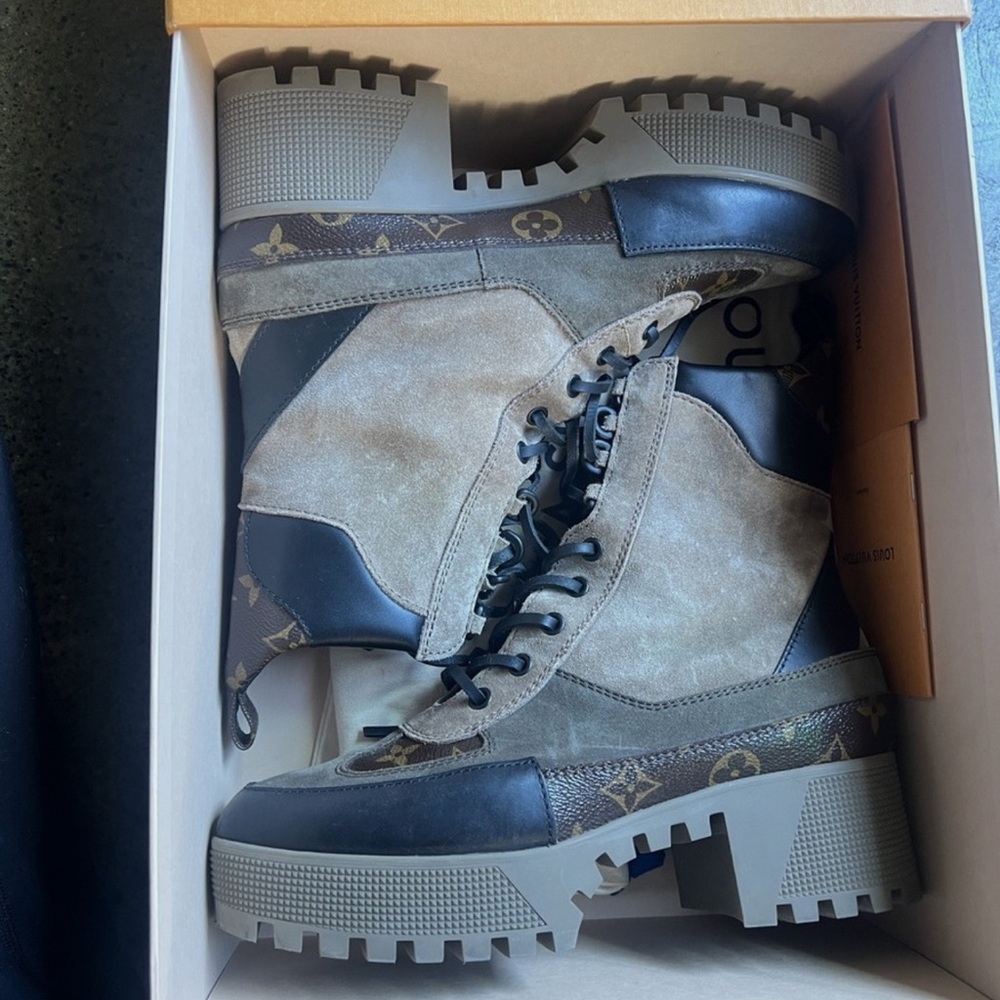 Louis Vuitton Taupe and Black Boots - Picture 3 of 9